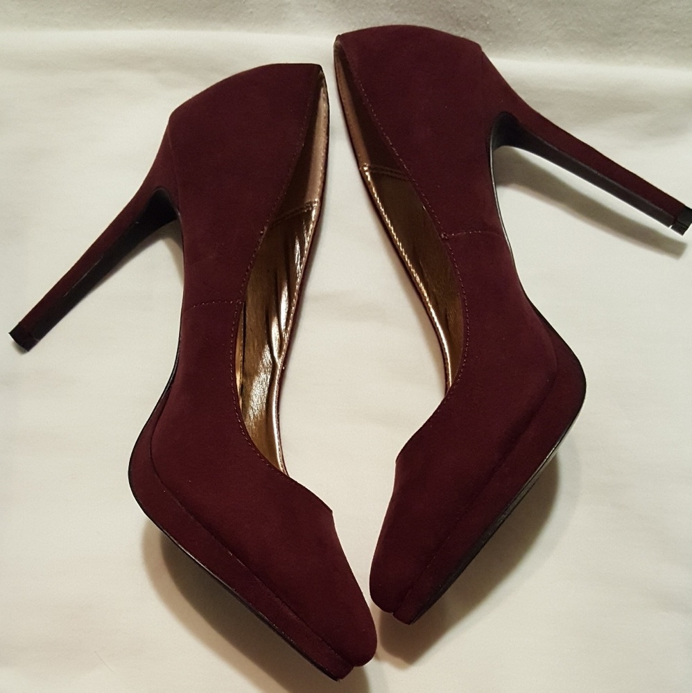 SHOES-REPORT - Picture 2 of 7